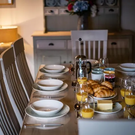 בית נופש Grade 2 Listed 2 Bedroom Pet Friendly - Parking - Hot Tub - Very Quiet