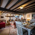 Σπίτι διακοπών Grade 2 Listed 2 Bedroom Pet Friendly - Parking - Hot Tub - Very Quiet *