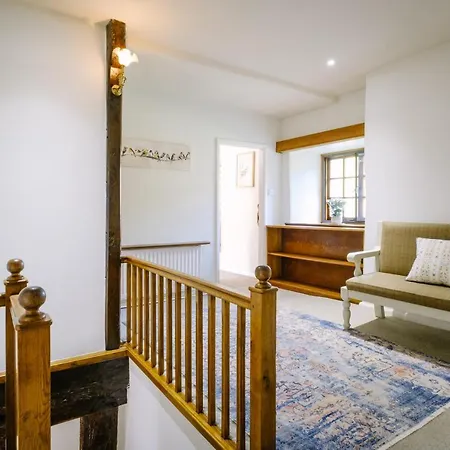 Ferienhaus Grade 2 Listed 2 Bedroom Pet Friendly - Parking - Hot Tub - Very Quiet Bowness-on-Windermere