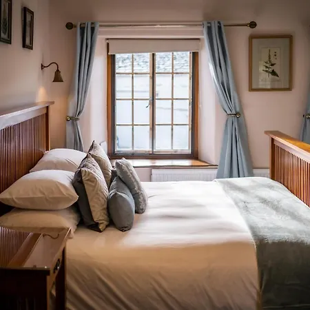 Ferienhaus Grade 2 Listed 2 Bedroom Pet Friendly - Parking - Hot Tub - Very Quiet *