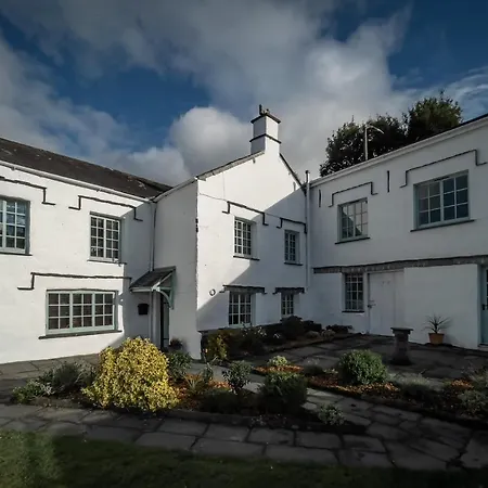 Ferienhaus Grade 2 Listed 2 Bedroom Pet Friendly - Parking - Hot Tub - Very Quiet *