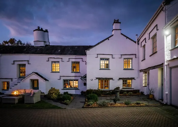 度假居 Grade 2 Listed 2 Bedroom Pet Friendly - Parking - Hot Tub - Very Quiet *