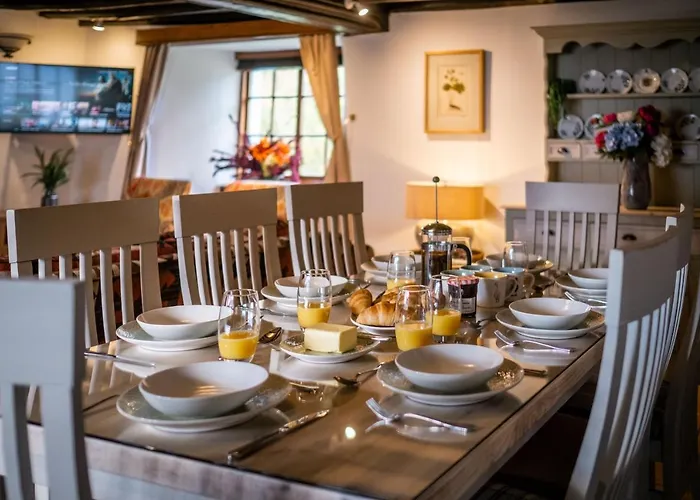 度假居 Grade 2 Listed 2 Bedroom Pet Friendly - Parking - Hot Tub - Very Quiet