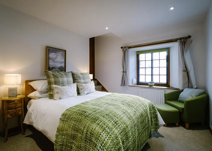 Grade 2 Listed 2 Bedroom Pet Friendly - Parking - Hot Tub - Very Quiet 度假居 *