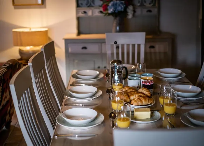 度假居 Grade 2 Listed 2 Bedroom Pet Friendly - Parking - Hot Tub - Very Quiet