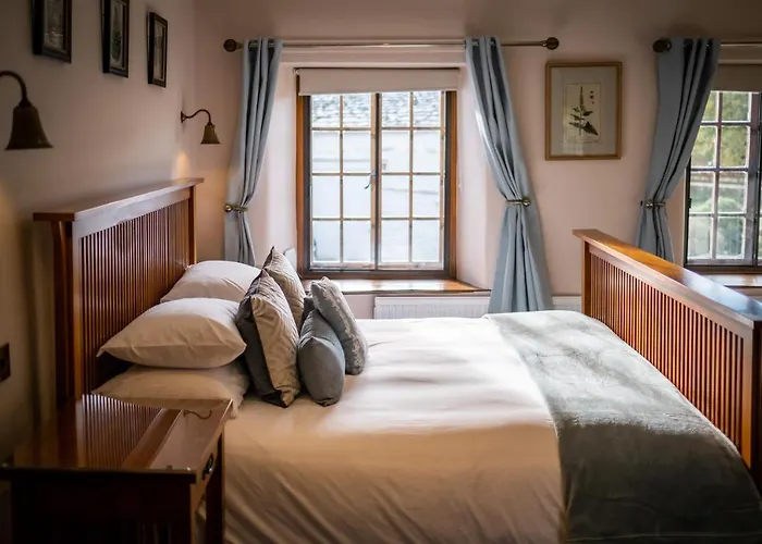 度假居 Grade 2 Listed 2 Bedroom Pet Friendly - Parking - Hot Tub - Very Quiet *