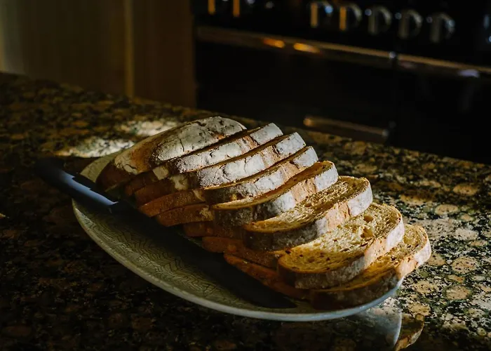 度假居 Grade 2 Listed 2 Bedroom Pet Friendly - Parking - Hot Tub - Very Quiet 鲍内斯温德米尔