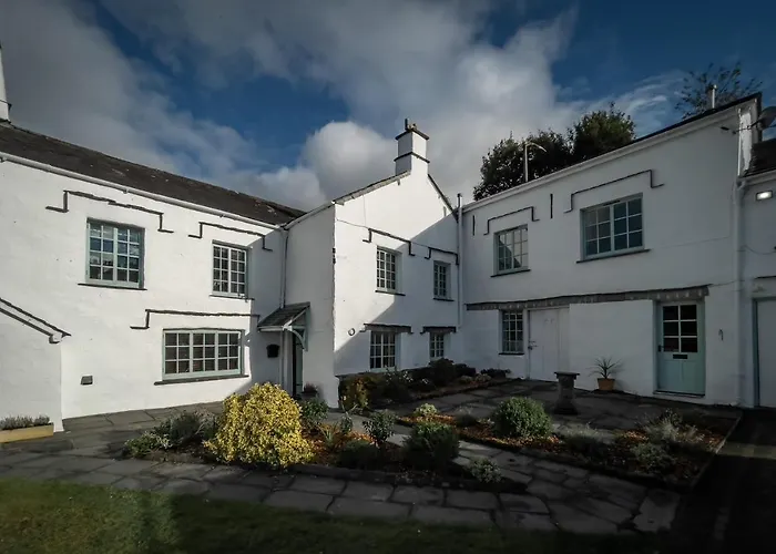 度假居 Grade 2 Listed 2 Bedroom Pet Friendly - Parking - Hot Tub - Very Quiet *