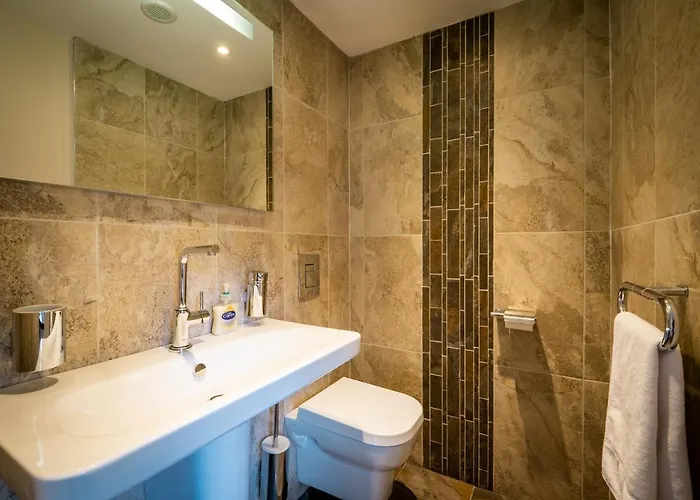 Grade 2 Listed 2 Bedroom Pet Friendly - Parking - Hot Tub - Very Quiet * 鲍内斯温德米尔