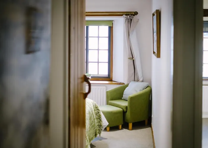 度假居 Grade 2 Listed 2 Bedroom Pet Friendly - Parking - Hot Tub - Very Quiet *