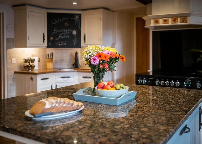 度假居 Grade 2 Listed 2 Bedroom Pet Friendly - Parking - Hot Tub - Very Quiet 鲍内斯温德米尔