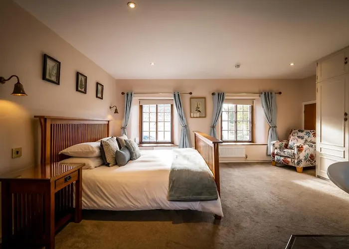 Grade 2 Listed 2 Bedroom Pet Friendly - Parking - Hot Tub - Very Quiet 度假居 鲍内斯温德米尔