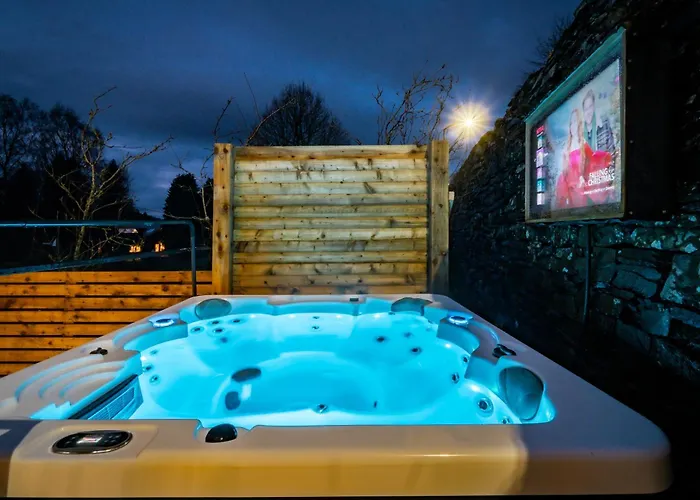 Grade 2 Listed 2 Bedroom Pet Friendly - Parking - Hot Tub - Very Quiet * 鲍内斯温德米尔