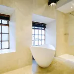 Grade 2 Listed 2 Bedroom Pet Friendly - Parking - Hot Tub - Very Quiet Tatil Evi Bowness-on-Windermere