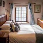 Tatil Evi Grade 2 Listed 2 Bedroom Pet Friendly - Parking - Hot Tub - Very Quiet *