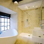Grade 2 Listed 2 Bedroom Pet Friendly - Parking - Hot Tub - Very Quiet Tatil Evi *